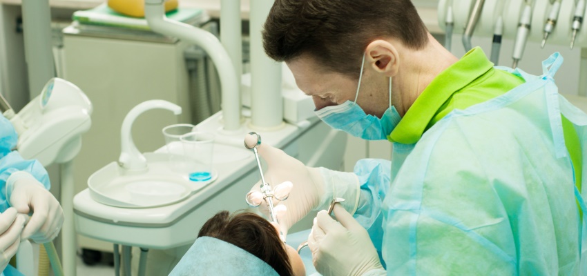 Операція з видалення зуба